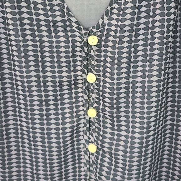 GAP NAVY CHIFFON DRESSY TANK SZ L - Picture 3 of 8